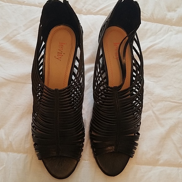 Levity Block Heeled Sandals 🖤 - Picture 1 of 4